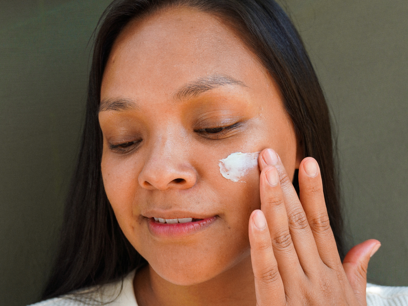 Balm vs. Moisturizer: The Difference Between Creams, Lotions & Salves